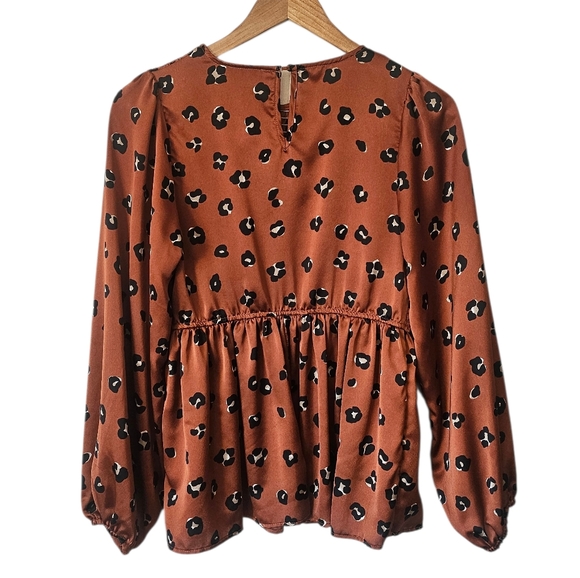 Dress Forum Cheetah Print Babydoll Smocked Top, Contemporary Animal Print Size S - Picture 6 of 9